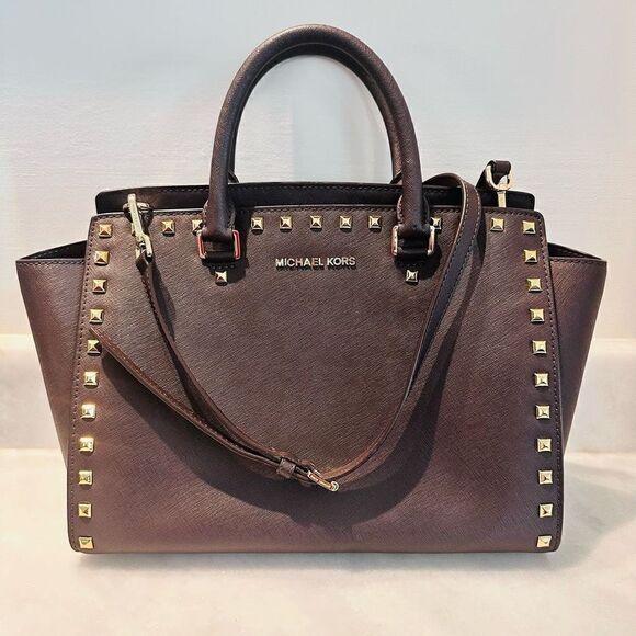 Michael Kors Womens Selma Coffee Saffiano Leather Gold Studded Satchel Tote Bag - Picture 1 of 7